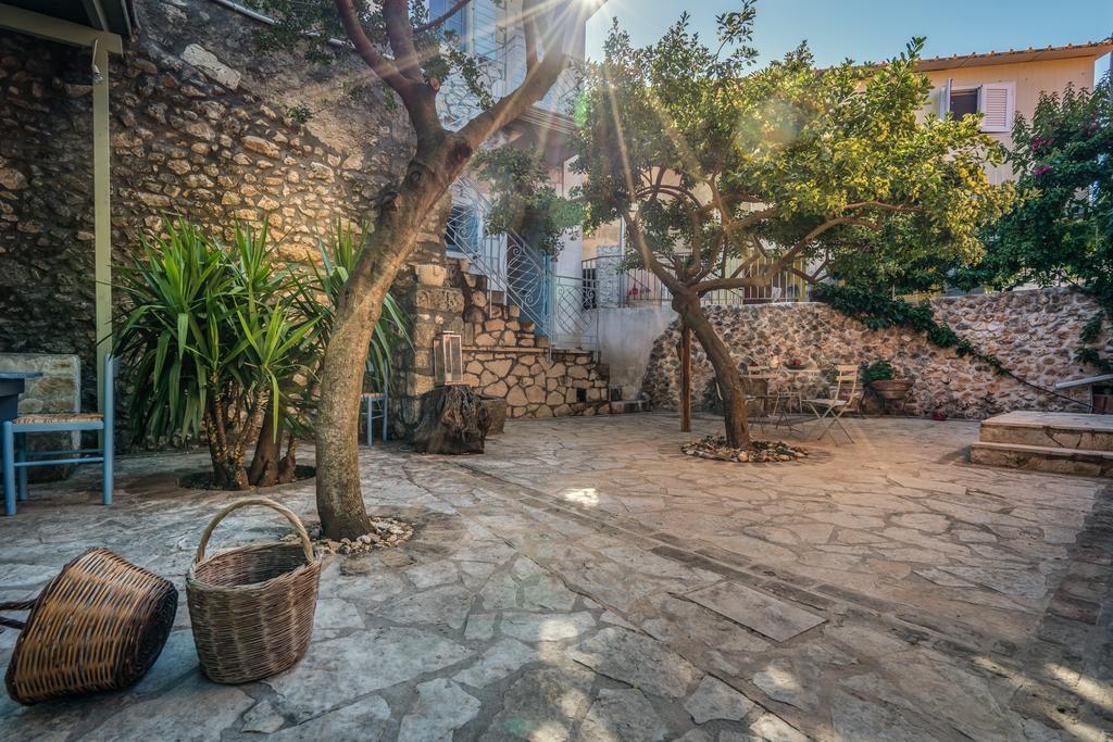 Adrieli Houses Agios Nikolaos  Buitenkant foto